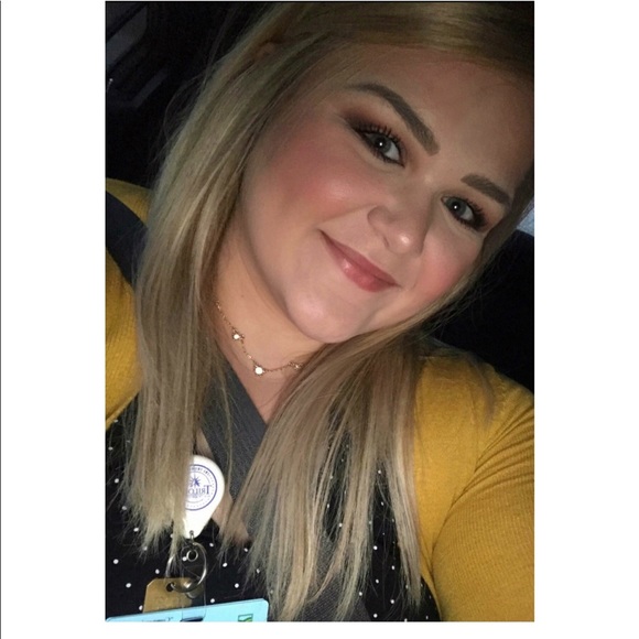 Meet your Posher, Karalyn - Picture 1 of 1